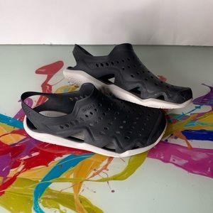 Crocs swiftwater wave sandal flat